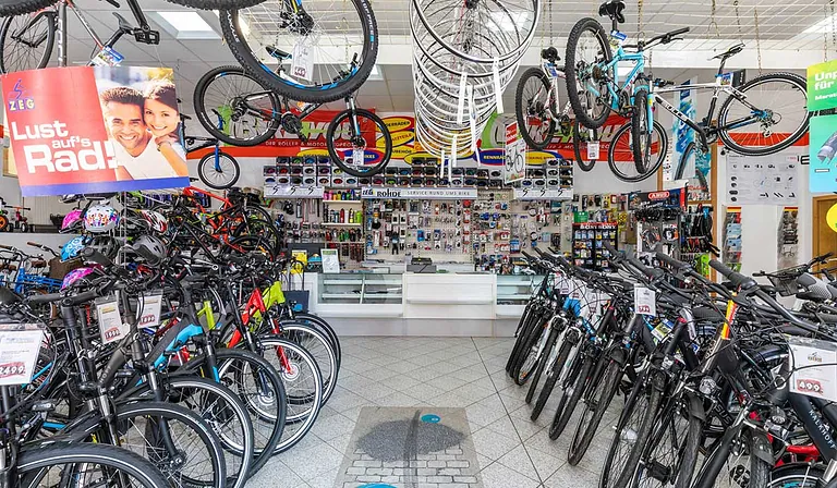 E-Bikes führender Hersteller, z.B. Kalkhoff oder Pegasus